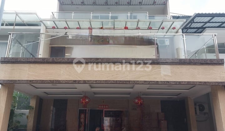 Dijual Murahh .. Rumah Golf Lake Sdh Renovasi 3 Lantai , Ada Balkon , Bagus Langsung Huni