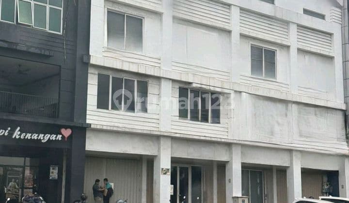 Jarang Ada .. Turun Harga Dijual Cepat Ruko Gandeng 4 Pik 1 , Rapi Ada Lift , Cocok Unt Kantor , Klinik Kecantikan , Bank , Showroom Dll