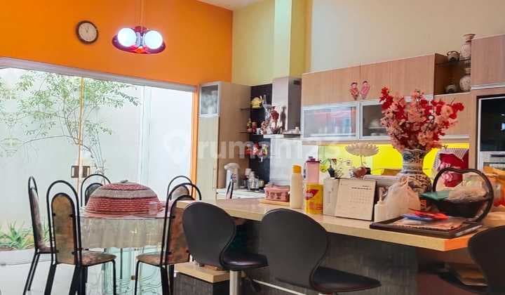 Dijual Cepat .. Rumah Minimalis Pik , Rapi Langsung Huni , Row Jalan Lebar