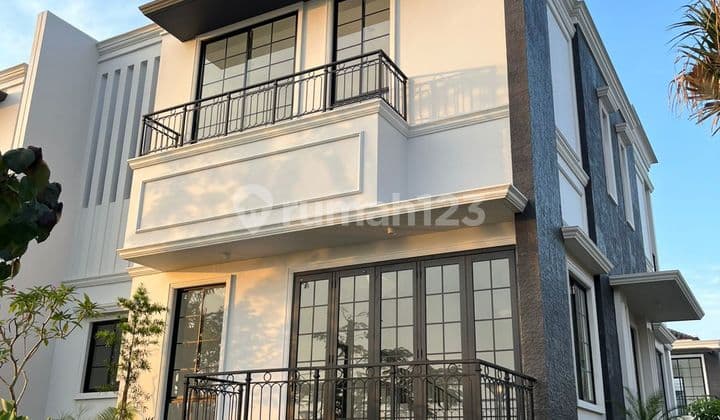 Unit Langkaa .. Sangat Eksklusif dan Premium , Rumah Mewah Model American White Vpp Pik 2 , View Danau