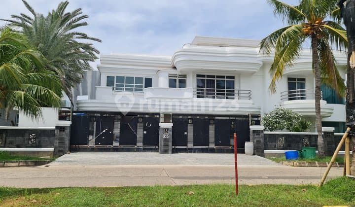Affordable Rent .. Pearl Beach Luxury House, Private Dock, Newly Renovated