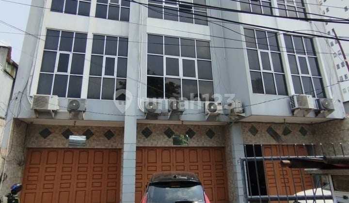 Disewakan Cepat .. Ruko Gandeng 3 Latumenten, Sdh Connecting Siap Pakai , Cocok Utk Online Shop Live Streaming, Kantor , Gym Dll