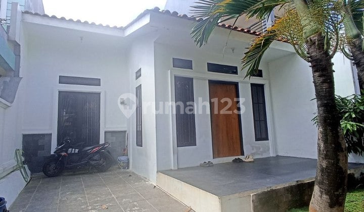 Jual Rumah Siap Huni Sudah Renovasi di Cibubur Lokasi Strategis