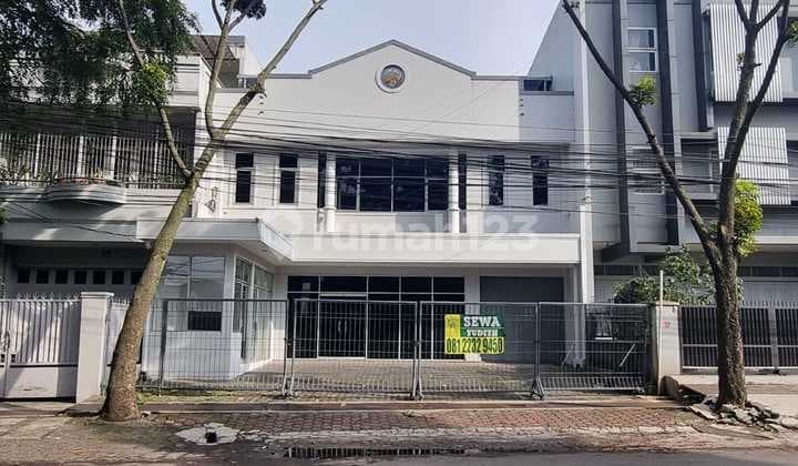 Gedung di Moh Ramdhan di Sewakan