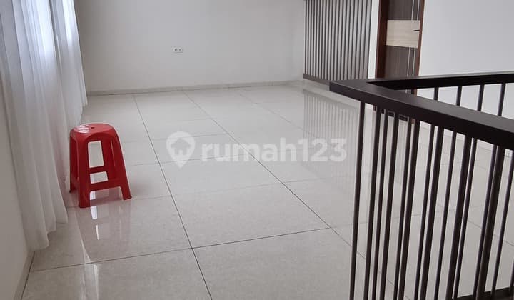 Rumah baru minimalis di taman holis dijual