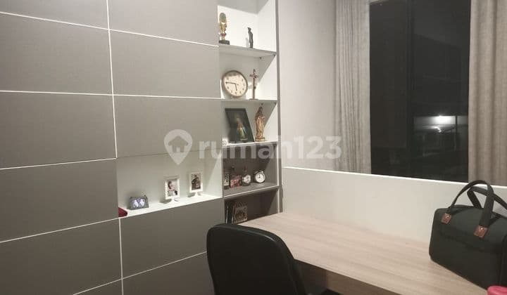 Rumah Mewah Aman dan Nyaman, Siap Pakai di Mekar Wangi Dijual Cepat