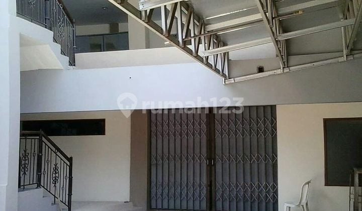 Office, commercial space in Sudirman for quick sale.