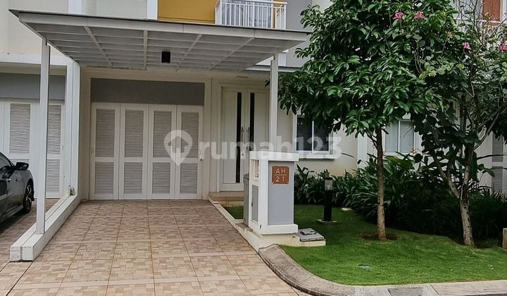 Rumah minimalis dilengkapi furnish siap pakai di summarecon bandung disewakan