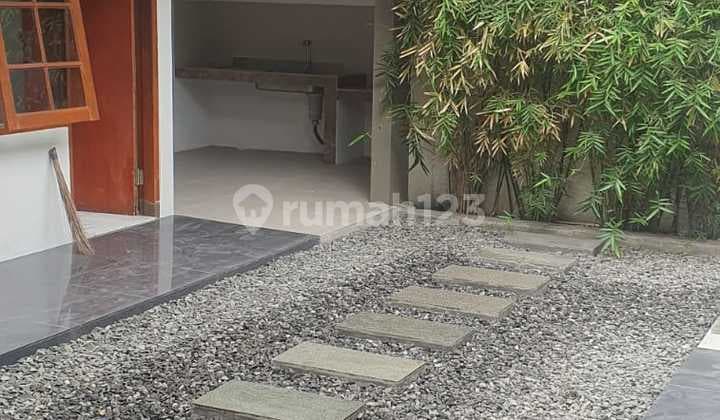 Rumah, Tempat Usaha, Gudang, Kantor di Holis Dekat Tol Strategis Dijual Cepat