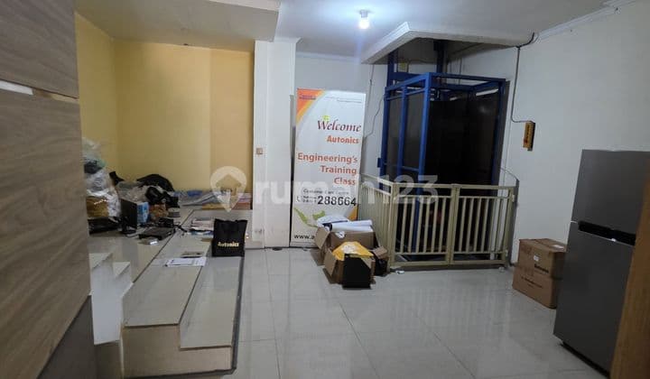 Ruko Siap Pakai di Kopo Kencana Dilengkapi Lift Barang di Jual Cepat