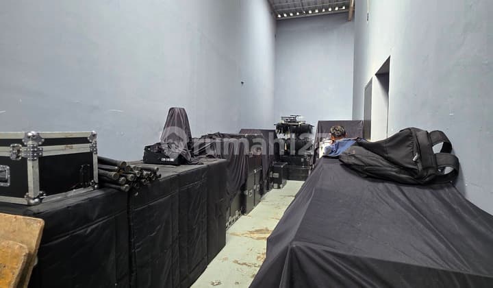 Rumah/Gudang Kecil Kondisi Baru Siap Pakai Jalan Lebar Beton Dijual Cepat