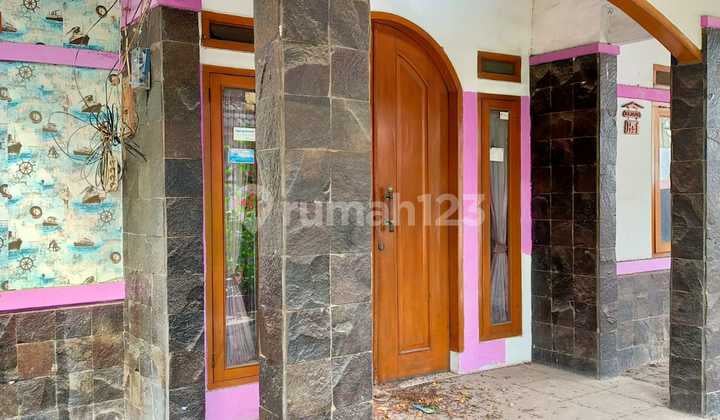Rumah Luas Hitung Tanah di Griya Bandung Asri, Lokasi Menghadap Jalan Ciwastra, Dijual Cepat
