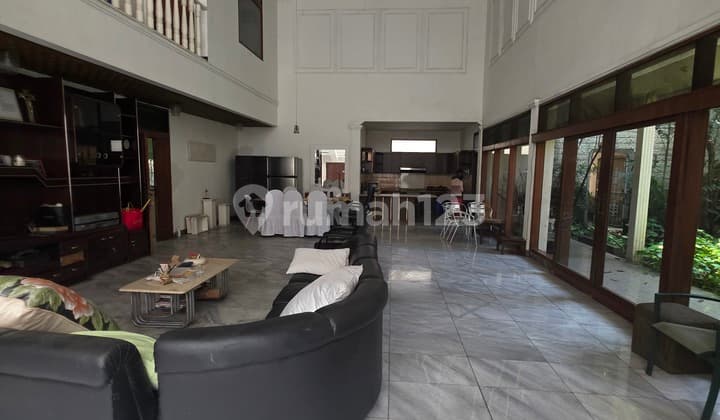 Disewakan Nego Sampai Jadi Rumah Klasik Jl Utama Martanegara Cocok untuk Cafe Kantor Gudang Usaha