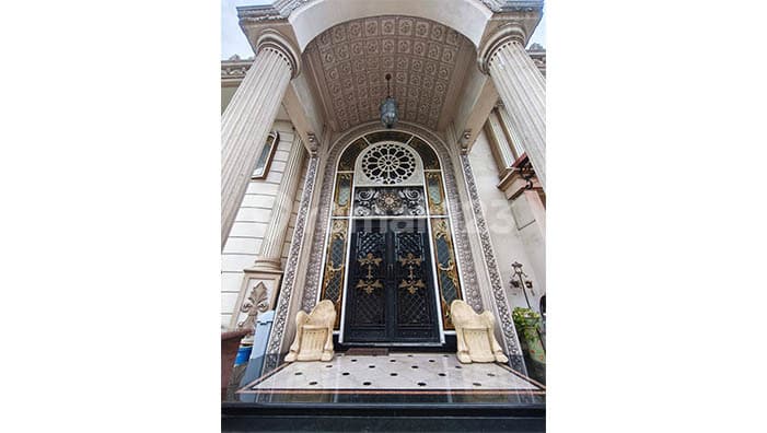 Rumah Pelepah Kuning, Kelapa Gading