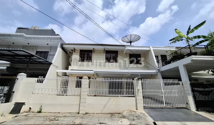 Rumah Janur Elok, Kelapa Gading