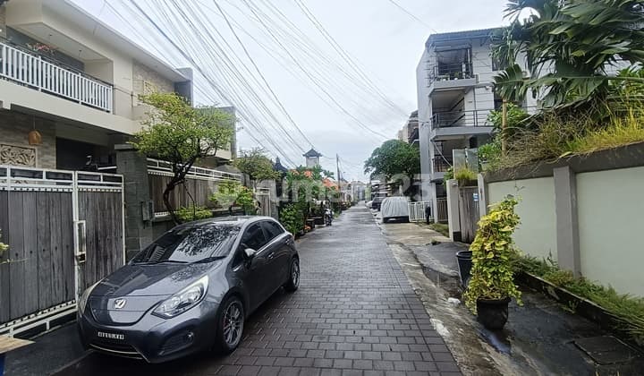 Rumah Furnished Nyaman Bebas Banjir Siap Huni di Glogor Carik