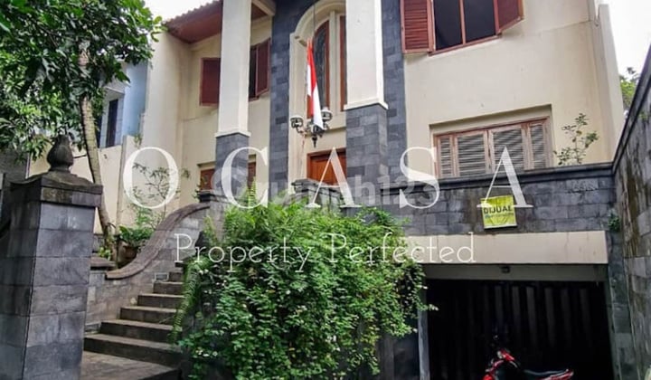 Rumah Modern Classic Jawa Mewah di Taman Rempoa Indah