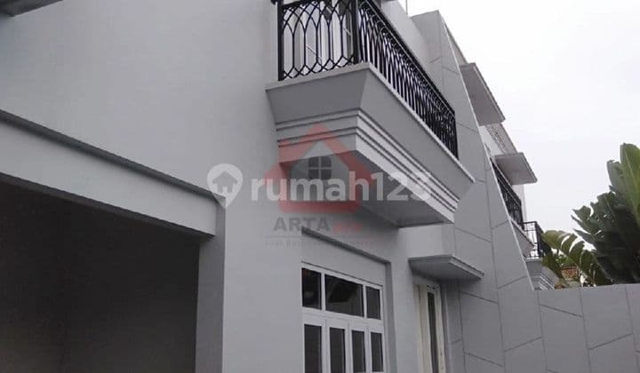 Dijual Rumah Brand New 3 Lantai Siap Huni Di Brawijaya