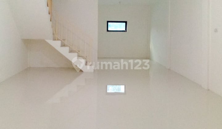 Shop house in Pondok Labu, South Jakarta 370 m Good SHM
