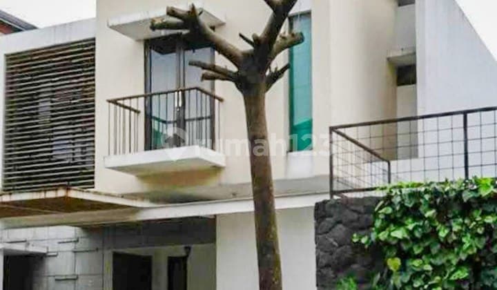 Rumah Dalam Townhouse Ada S Pool di Lebak Bulus