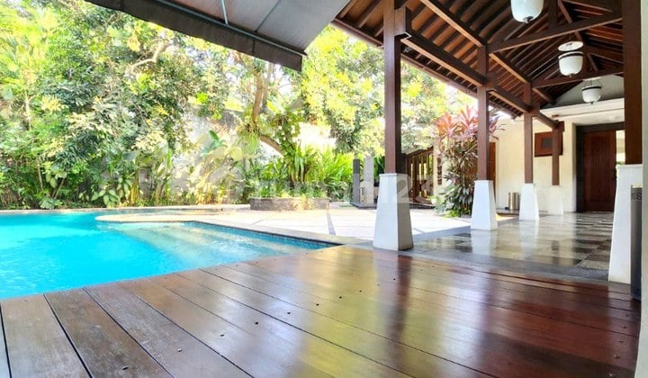 Tropical House With Big Pool & Garden Cipete Cilandak