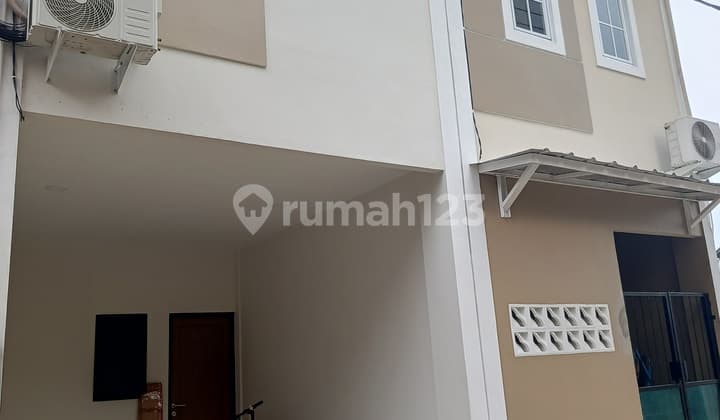 Rumah SHM Lubang Buaya 2 Kamar Tidur 1 Carport