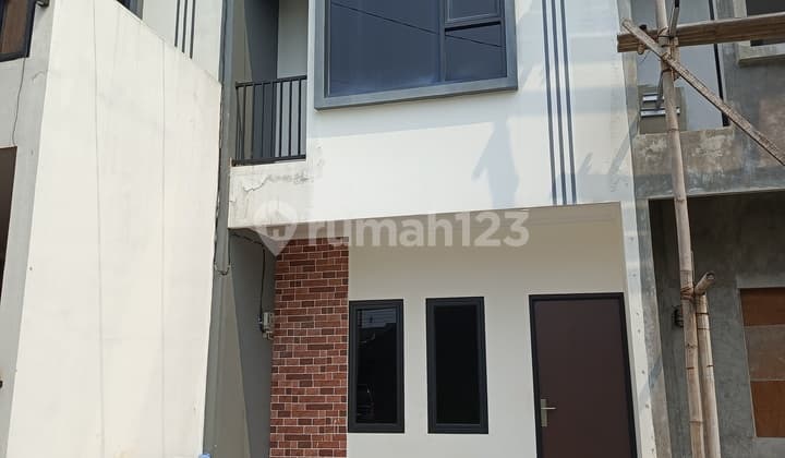 Rumah Shm 10 Meter Kejalan Raya Angkot Cipayung