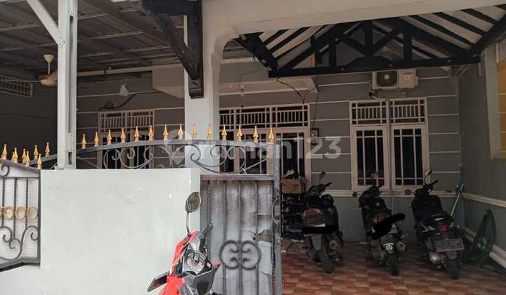 Rumah 2 Lantai di Jatimakmur Pondok Gede