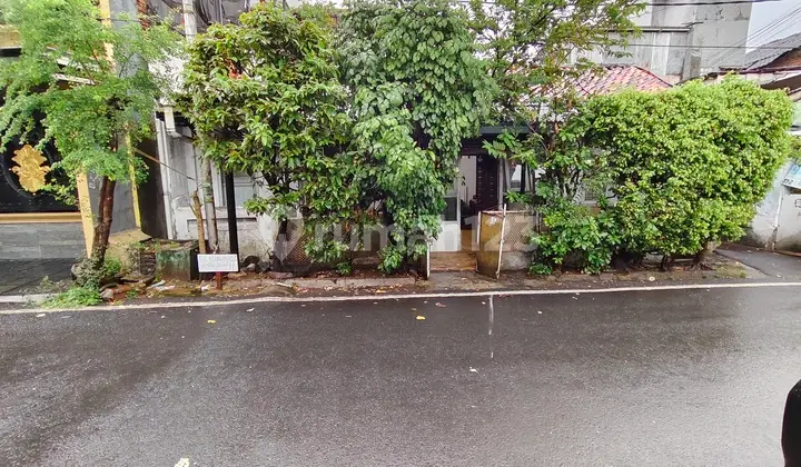 Land Measurement House in Kebon Pala, Central Jakarta