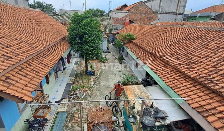 Tanah Luas Bonus Kontrakan Pinggir Jalan Dekat Pasar Induk Bekasi