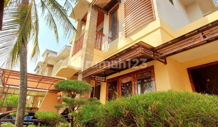 Rumah Harga Dibawah Njop Private Swimming Pool Cilandak Jakarta
