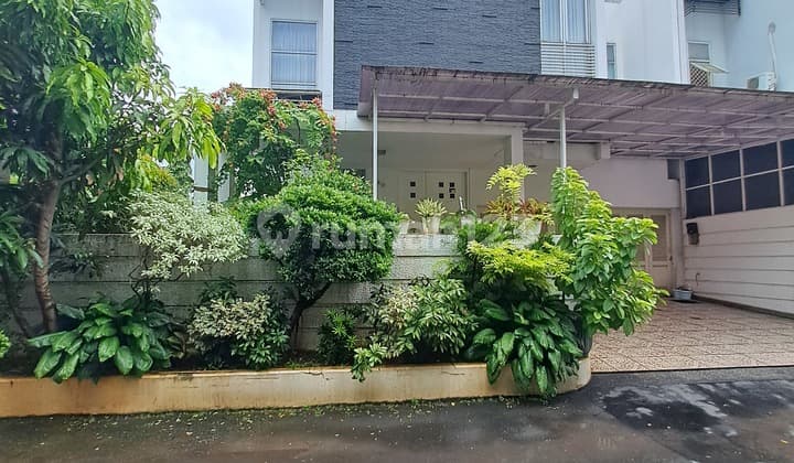 Rumah Mewah Swiming Pool Billymoon Jakartaa