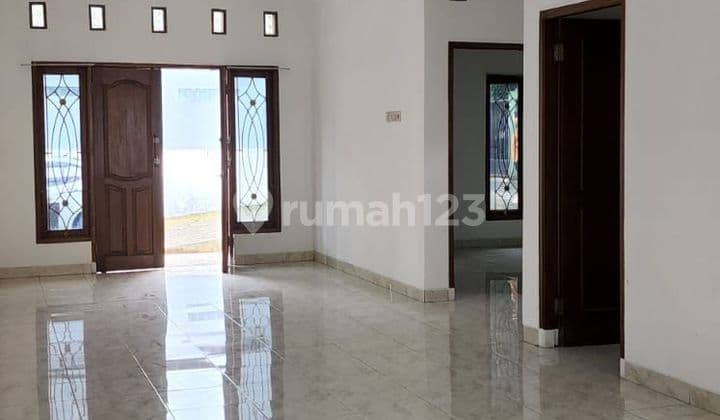 Rumah dijual, lokasi lingkungan UI Depok, cocok utk tinggal atau dikontrakan/kosan, Kukusan, Depok