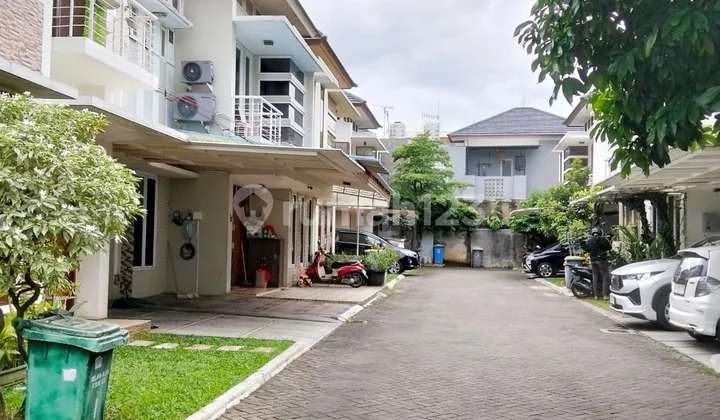 Disewakan Rumah Full Furnished, Cluster One Gate System, Lokasi Dekat ke Tb Simatupang, Dekat ke Aeon Mall, dan Dekat ke Stasiun KRL, Jakarta Selatan