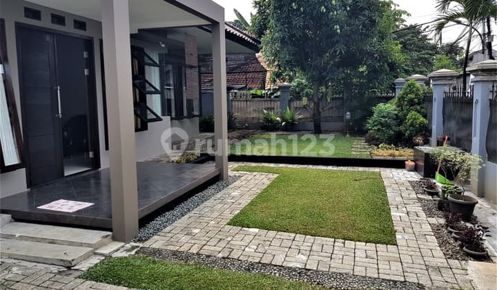 For Rent: Beautiful and Serene Single-Story House, Spacious Yard and Parking for up to 3 Cars, Already Equipped with AC, Water Heater, Location Near Ragunan and Close to Tb Simatupang, South Jakarta