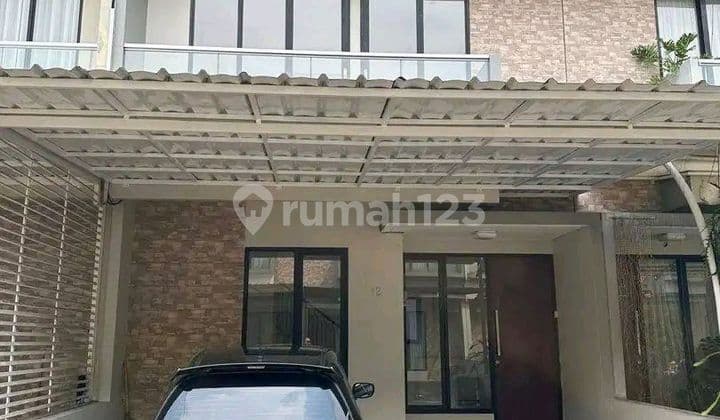 Simple House for Rent in a Cluster, Near Aon Mall and KRL Station, Busway, in Jagakarsa, South Jakarta