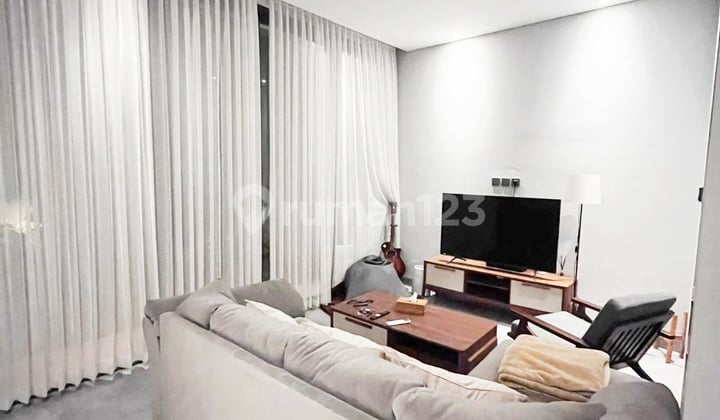 Disewakan Rumah Modern Dg Semi Furnished (ada Bed Master Bedroom L, Ac, Tv, Kitchen Set, Kulkas, Water Heater) Dekat Gerbang Tol Andara, Sultan Andara, Pondok Labu