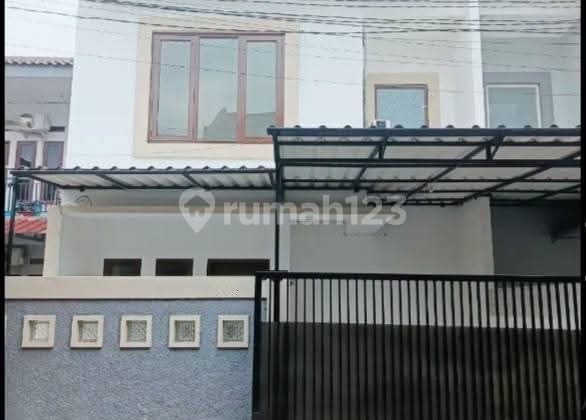 Disewakan Rumah Lokasi Strategis Dekat Gerbang Tol Rc Veteran, Dekat ke Gandaria City dan Pondok Indah, Pesanggrahan, Jakarta Selatan