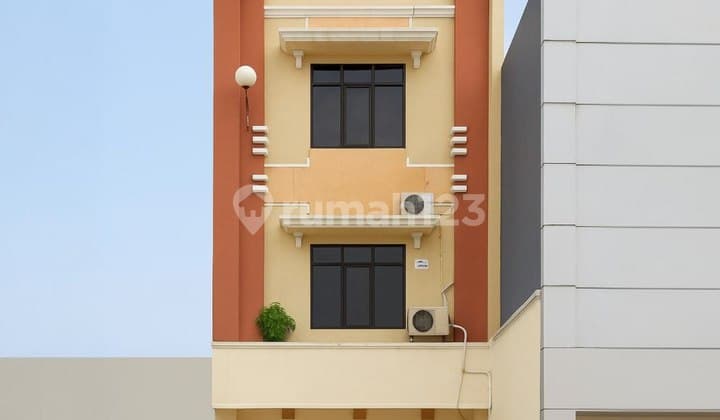 Ruko Cendrawasih, Krembangan STRATEGIS