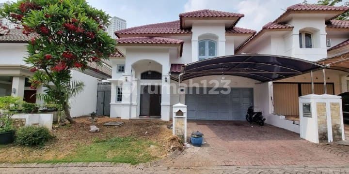 Disewakan Rumah Pakuwon Vila Regency