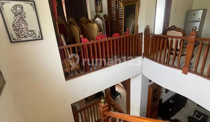 Disewakan Rumah 2 Lantai di Bintaro Sektor 2 – Luas, Ada Pavilion, Cocok untuk Usaha!, Rat