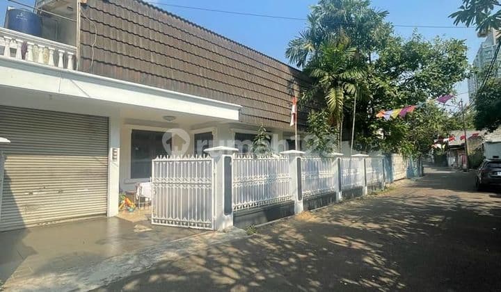 Rumah 2 Lantai Bagus Siap Huni di Kemang, Jakarta Selatan, Lnk