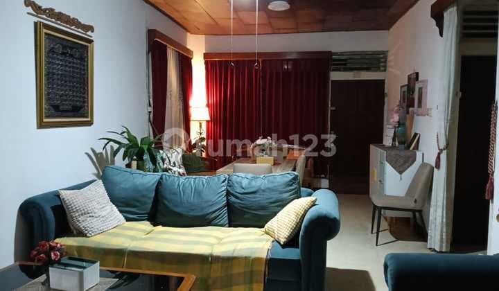 Dijual Cepat Mau Pindah ke Luar Daerah. Rumah Dkt Sekali 3 Menit Dr Kampus Uin Jkt Ciputat Timur.