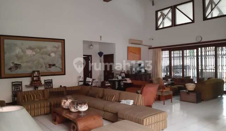 Rumah Luas di Jakarta Selatan