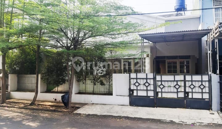 Dijual Rumah Siap Huni Lokasi Strategis di Bintaro Jaya 9