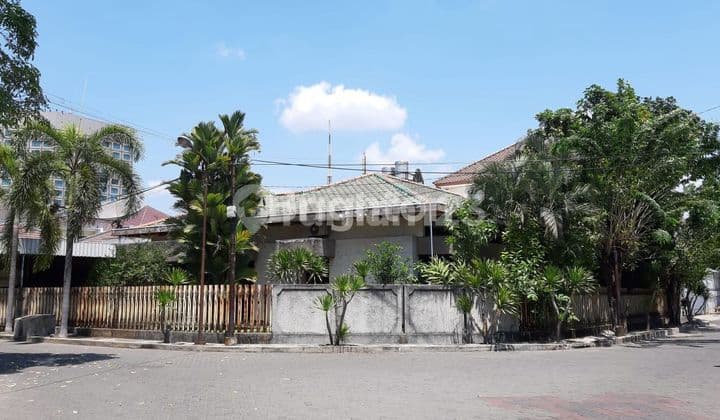 RUMAH DI JL BINTANG DIPONGGO SURABAYA BELAKANG SHANGRILLA HOTEL
