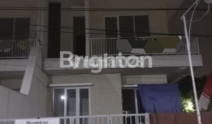 RUMAH 2 LT DI PONDOK TJANDRA INDAH BELIMBING SIDOARJO DEKAT PINTU TOL DAN MERR