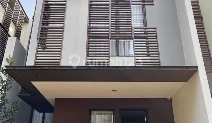 For Sale House in Greenwich Whelford BSD