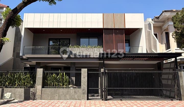 Brand New ! Rumah Modern Mewah Siap Huni Dekat ke Akses Toll di Boulevard Puspitaloka BSD