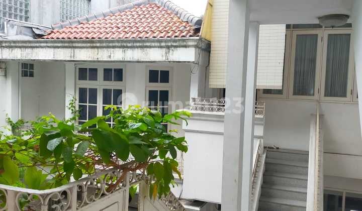 Murah Sekali !! Jual Cepat Rumah bisa untuk Gedung Kantor di Menteng Jakarta